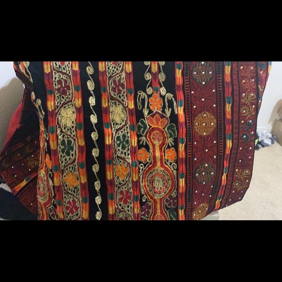 Traditional Velvet Palestinian Thobe - Picture 7 of 7